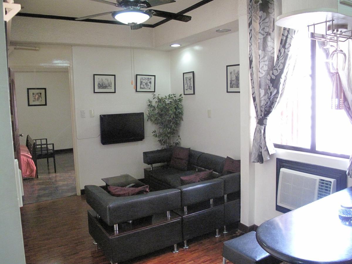 Makati Suites at Travelers Inn Makati City Exteriör bild
